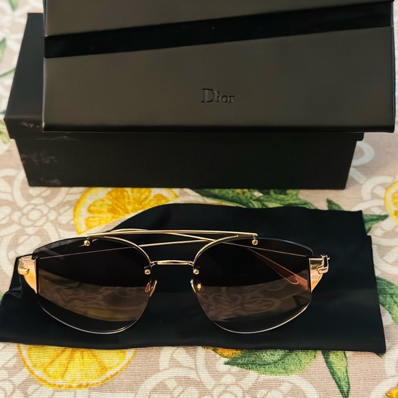 Dior sunglasses / used twice only/ exactly like NEW/ Authentic - Picture 3 of 9